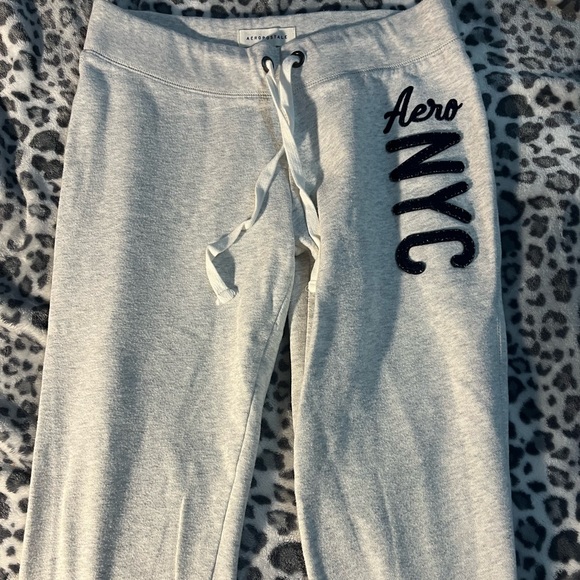 Aeropostale Sweatpants Grey Medium - Picture 2 of 4